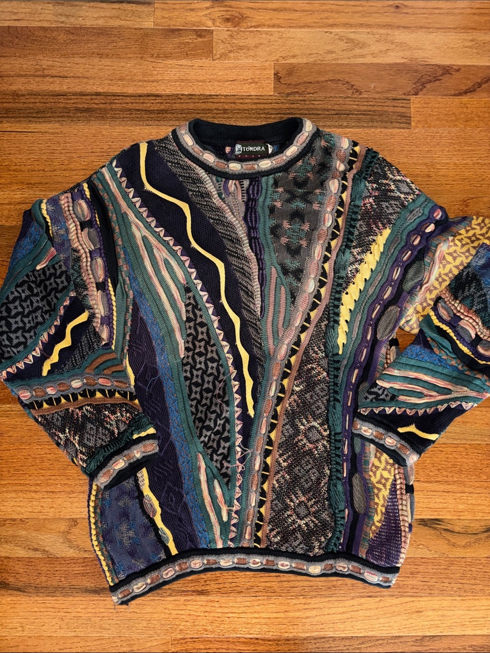 Tundra Vintage 80s COOGI 3D Style Sweater Multicolor Men’s Size XL